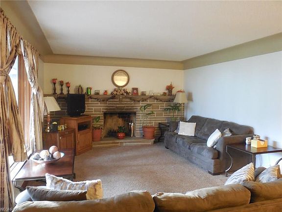 2nd image of 500 Murray Hill Dr