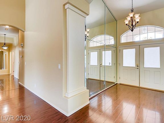 3rd image of 1416 Castle Crest Dr
