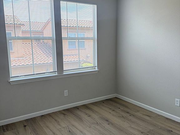 2nd image of 190 Healdsburg Ave Unit E