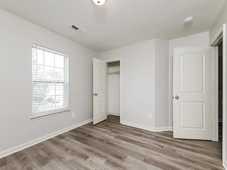 5063 Hogan Point Ct — Photo 15