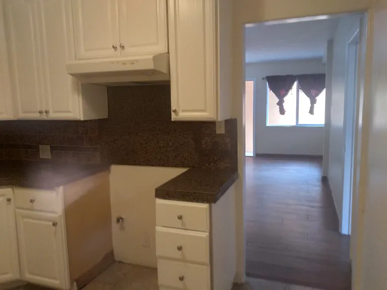 7250 Tujunga Ave — Photo 9