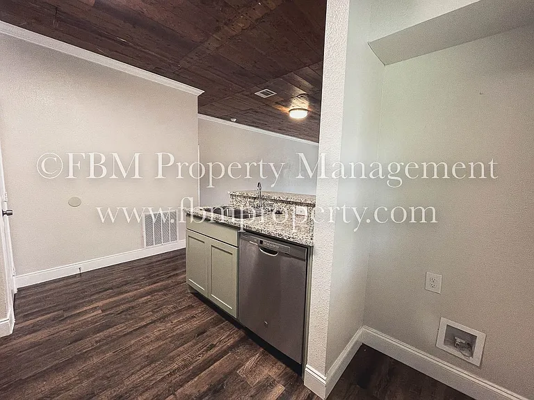 104 Sunset Cir — Photo 7
