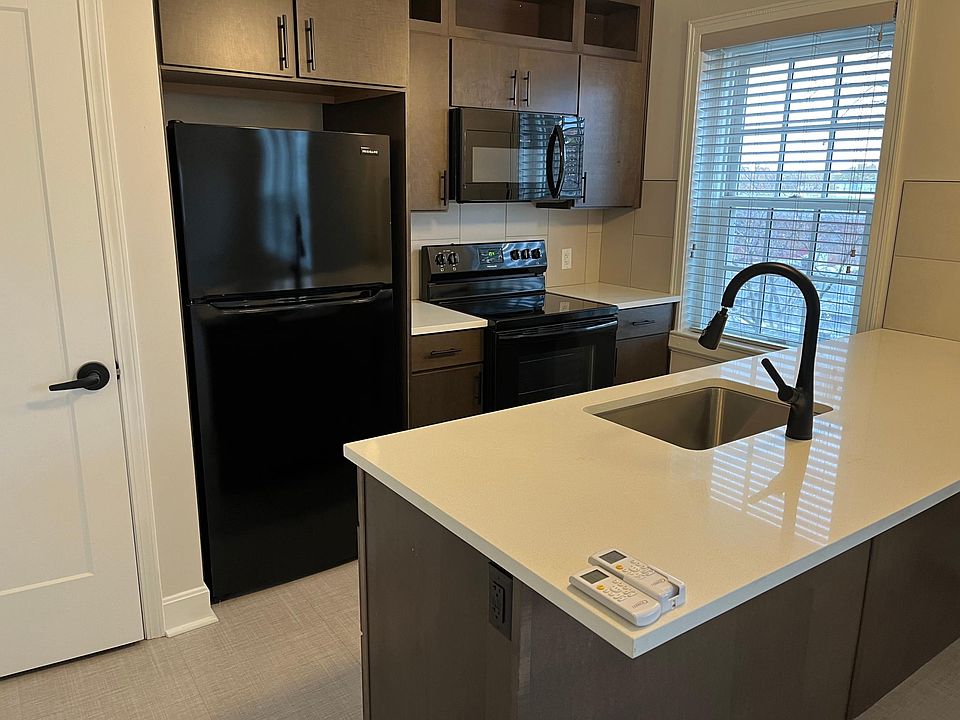 The Alps 20 W 36th St Kansas City MO Zillow