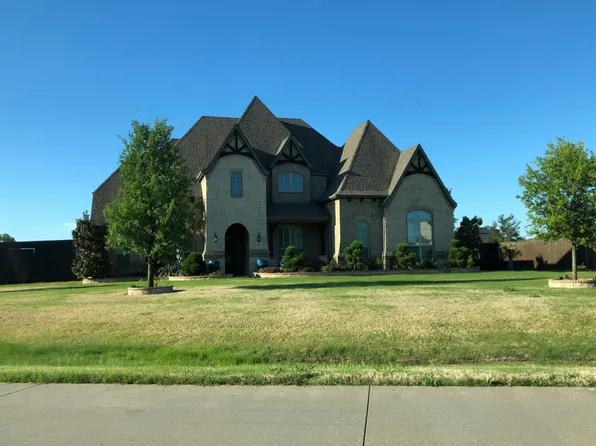 8260 Faithful Dr, Midlothian, TX 75167