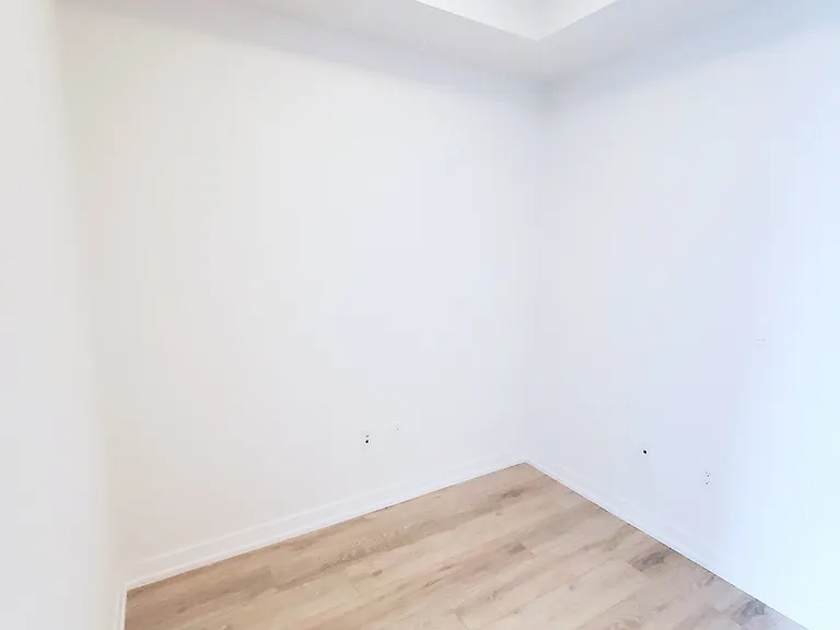 225 Village Green Sq #2805 — Photo 8