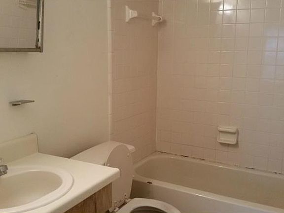 5th image of 14411 Hanging Moss Cir APT 101