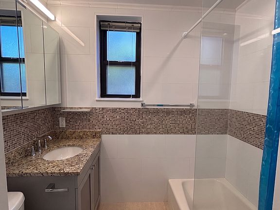 4th image of 224-24 Union Tpke #1K