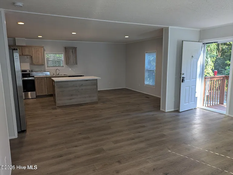 1118 Old Tar Landing Rd #F — Photo 4
