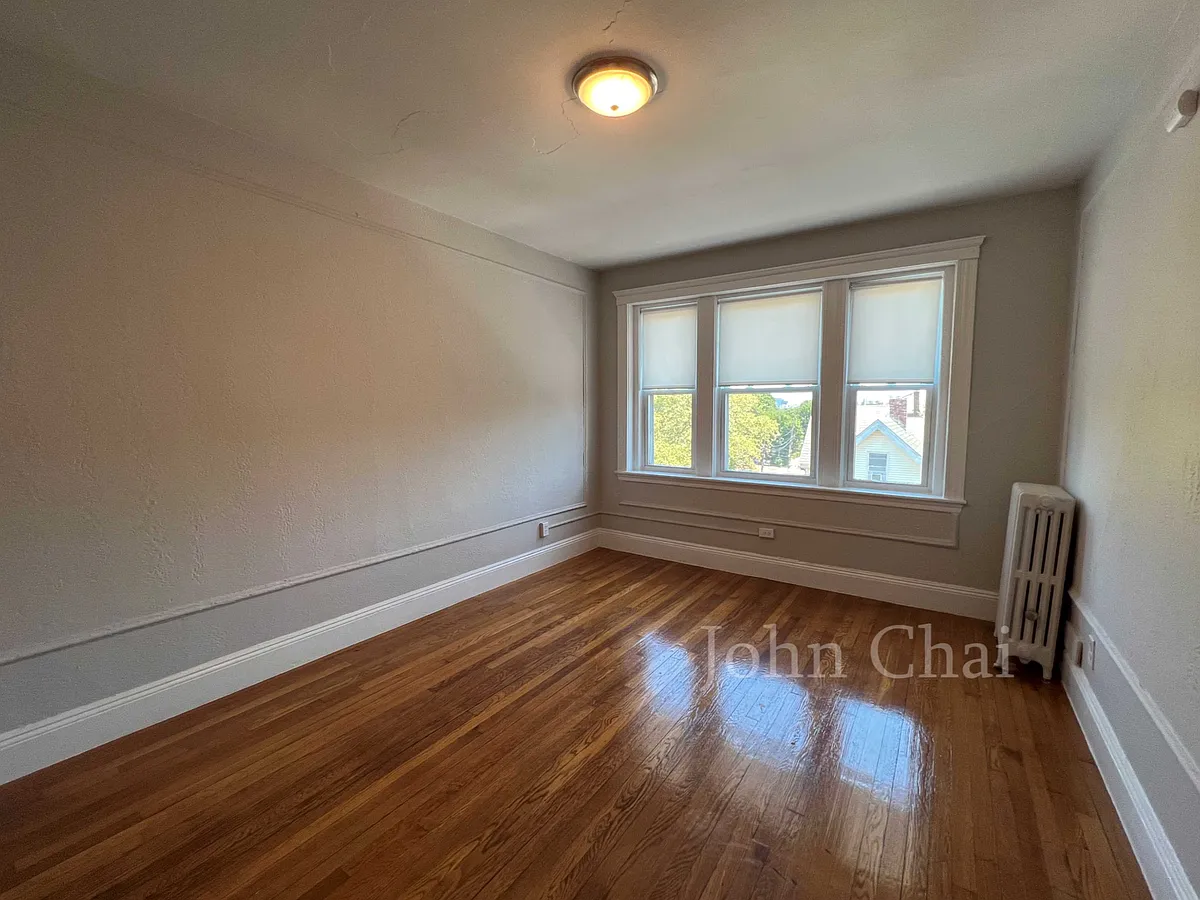 Building Photo - 55 Linden St #9