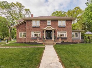 21811 Lake Rd, Rocky River, OH 44116