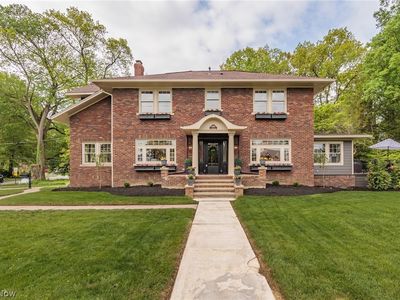21811 Lake Rd, Rocky River, OH, 44116