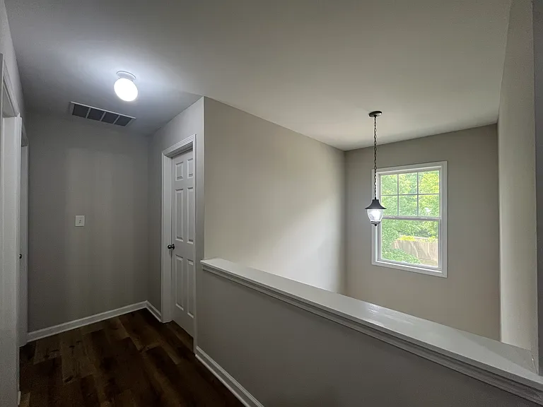 2501 Southhaven Ln — Photo 33
