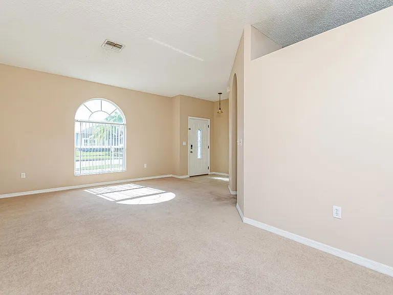 8609 Cavendish Dr — Photo 3