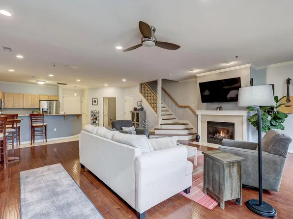 1220 East Locust STREET #102, Milwaukee, WI 53212