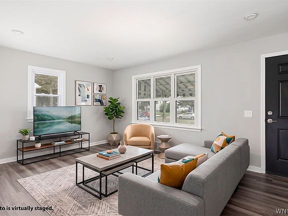 3rd image of 382 Windermere Blvd