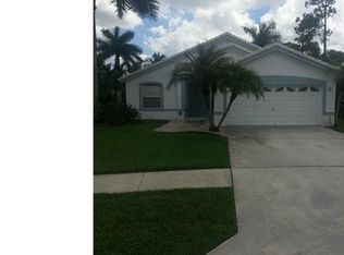 860 Lake Wellington Dr, Wellington, FL 33414