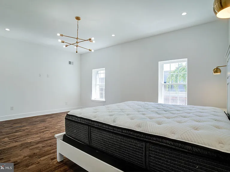 3038 Salmon St — Photo 22