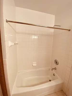 Rented by Metropolis Real Estate of Manhattan | media 9