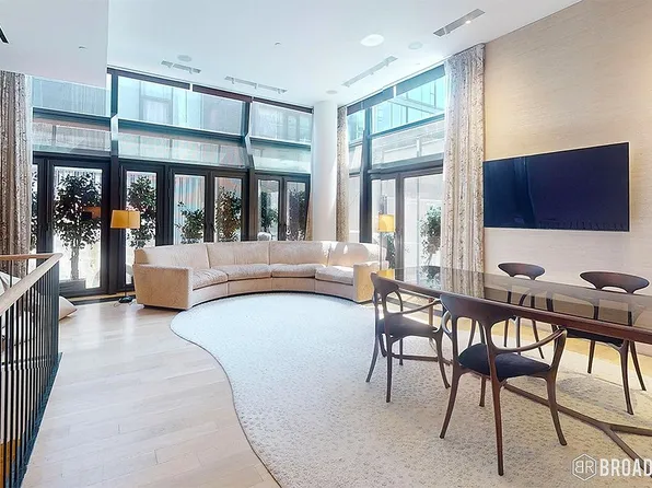 166 Perry St #1C, New York, NY 10014
