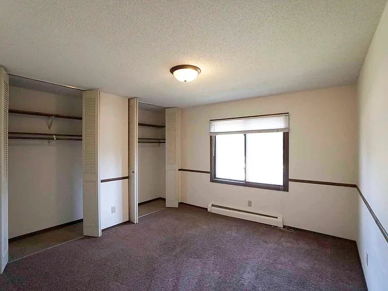 Corinthian Apartments — Photo 25