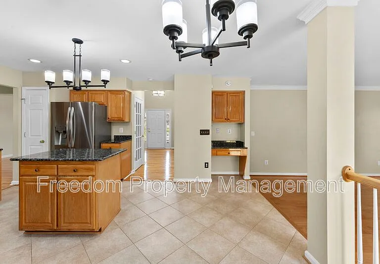 9140 Worthington Dr — Photo 32