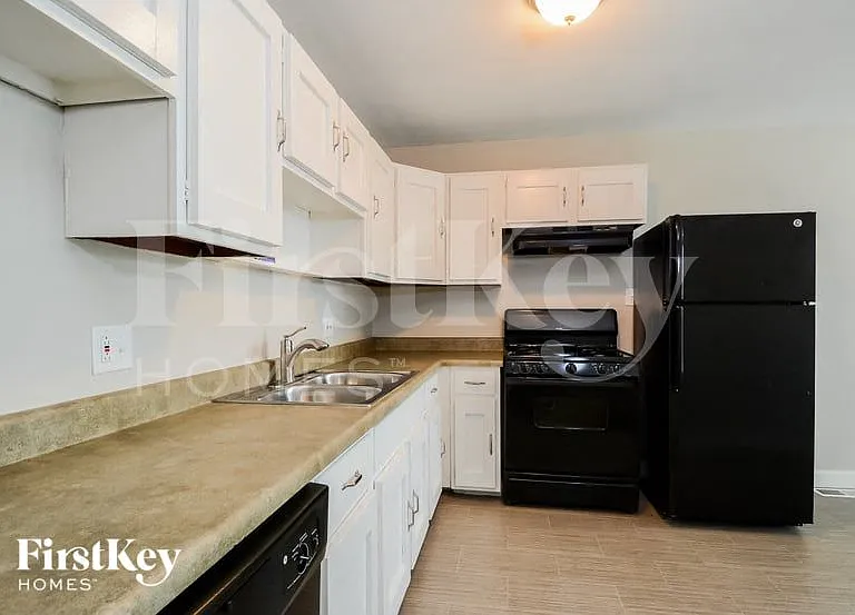 1555 Florida Dr — Photo 7