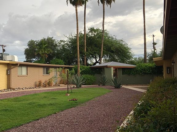 2nd image of 3005 E Blacklidge Dr