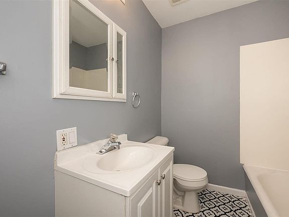 3rd image of 7829 Pennsylvania Ave #A