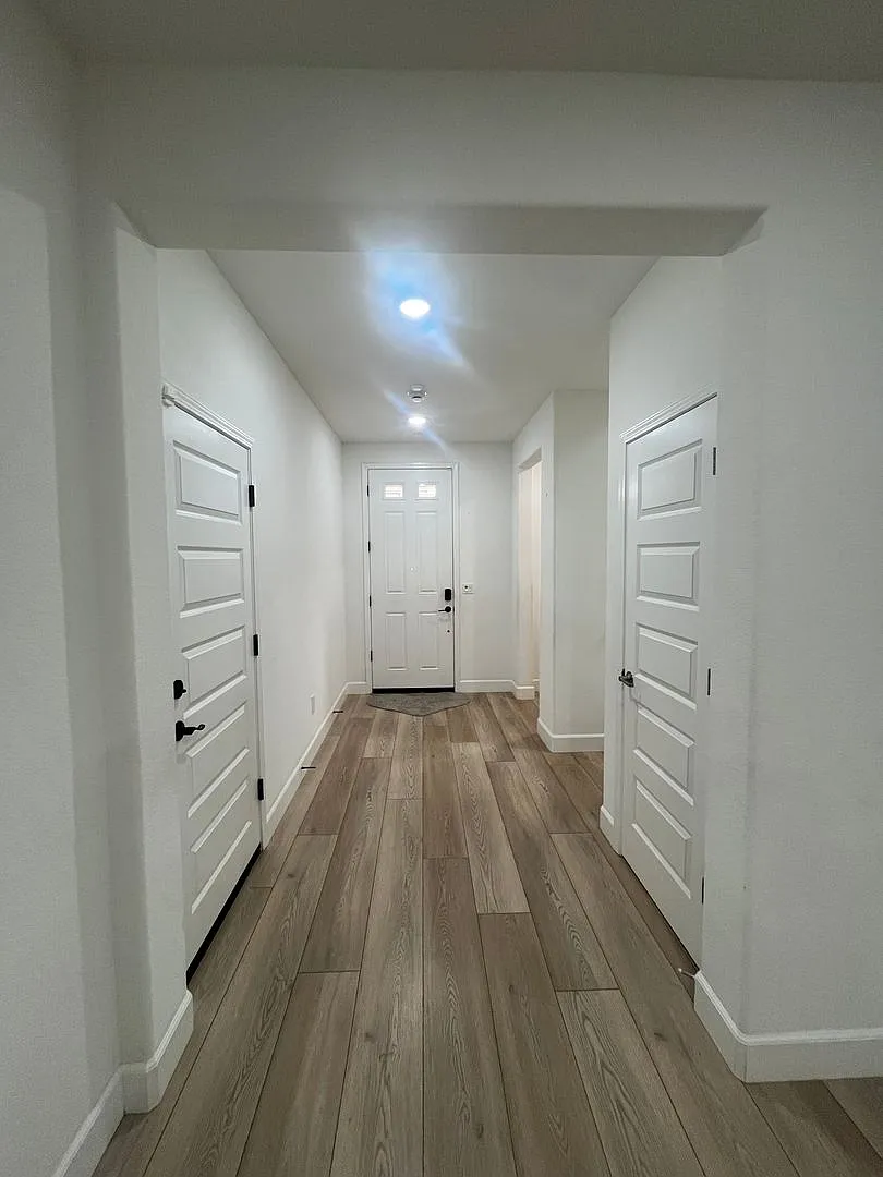 Folsom 2800 Sqft. 5 Bedroom 4 Bathroom Home for Rent — Photo 2