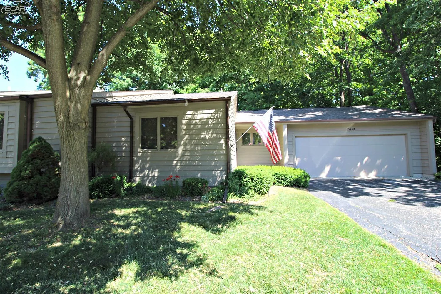 2412 Tanbark Oak Dr photo 1