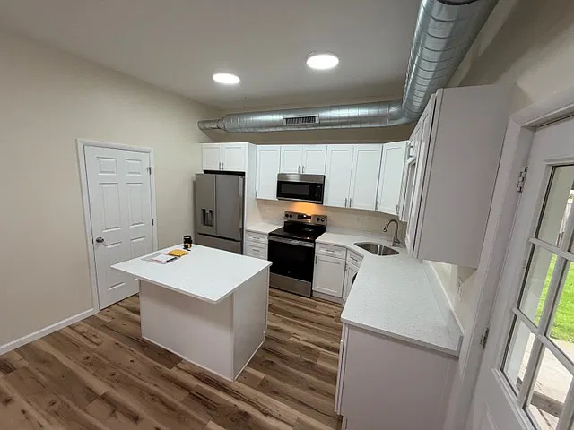 4 bed, 1700 sqft, $2,200 — Photo 2