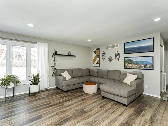 4th image of 2046 26th Ave NW