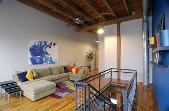 4th image of 1920 Wyandotte St APT 2