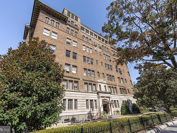 2nd image of 1901 Wyoming Ave NW APT 52