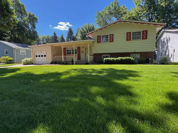 906 Birch St, Marshall, MN 56258