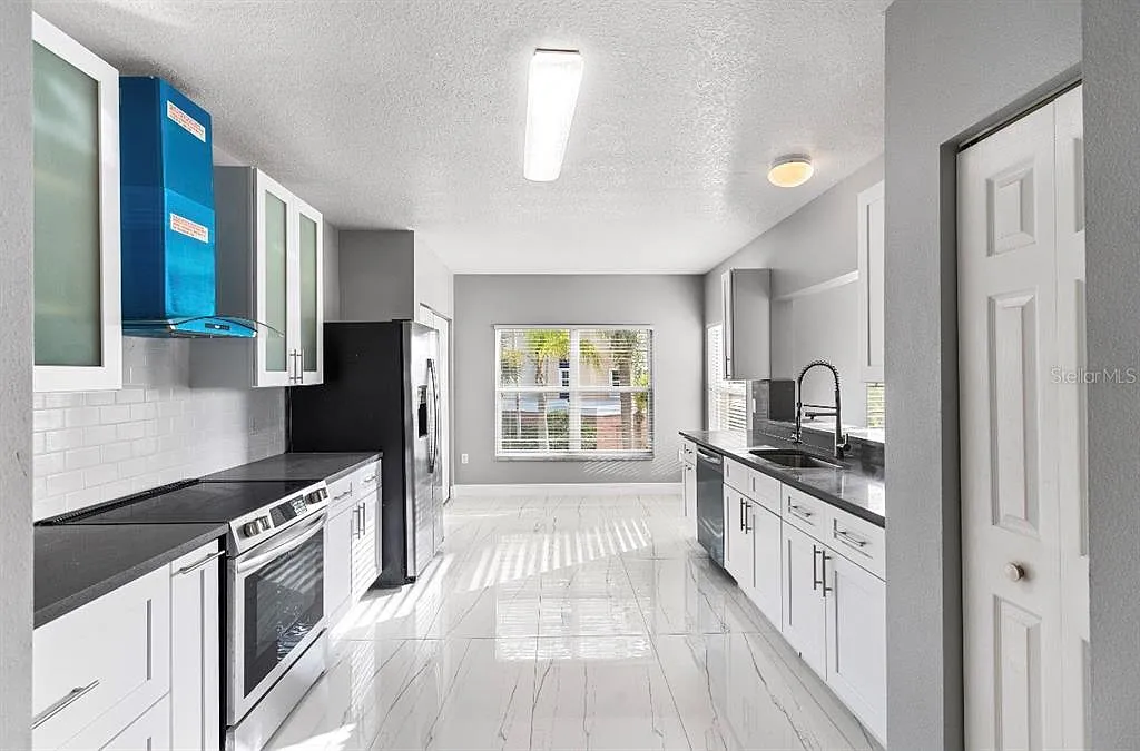 3 bed, 2.0 bath, 1486 sqft, $2,150 — Photo 4