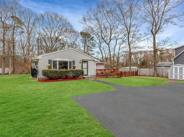 180 Auborn Avenue, Shirley, NY 11967