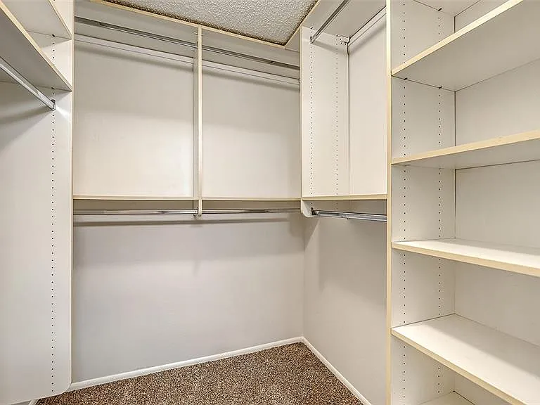 5010 Barrington Cir #2001 — Photo 25