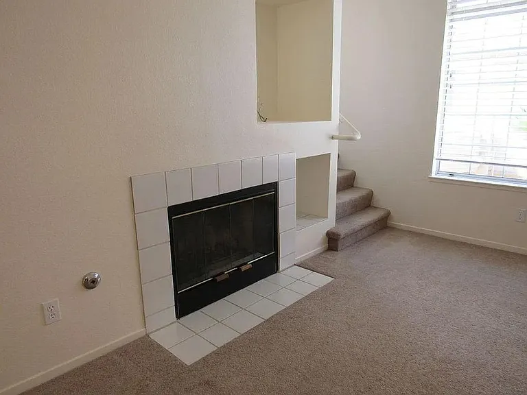 1480 Los Buellis Way — Photo 3