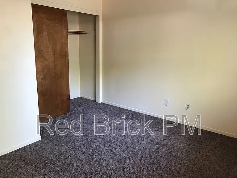 2110 K St #1 — Photo 8