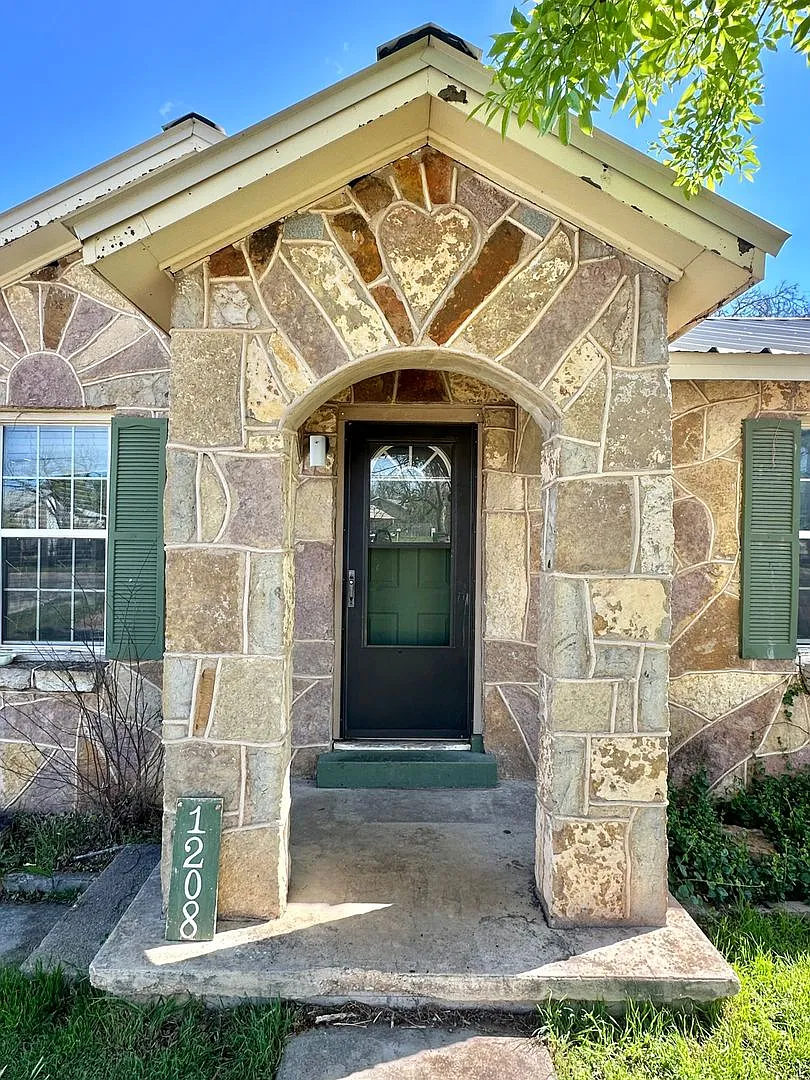 Coming This October - Charming 2-Bedroom Home! — Photo 1