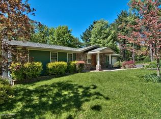 3309 Evergreen Ln, Canadensis, PA 18325