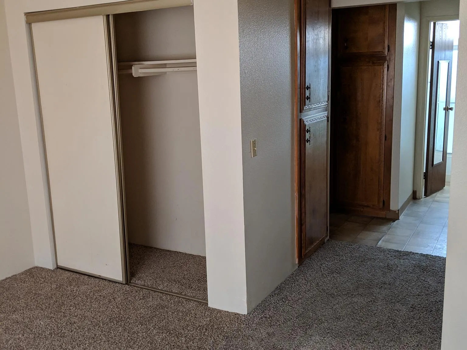 1 bed, 950 sqft, $1,295 — Photo 4