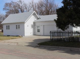 805 E 4th St, Winner, SD 57580