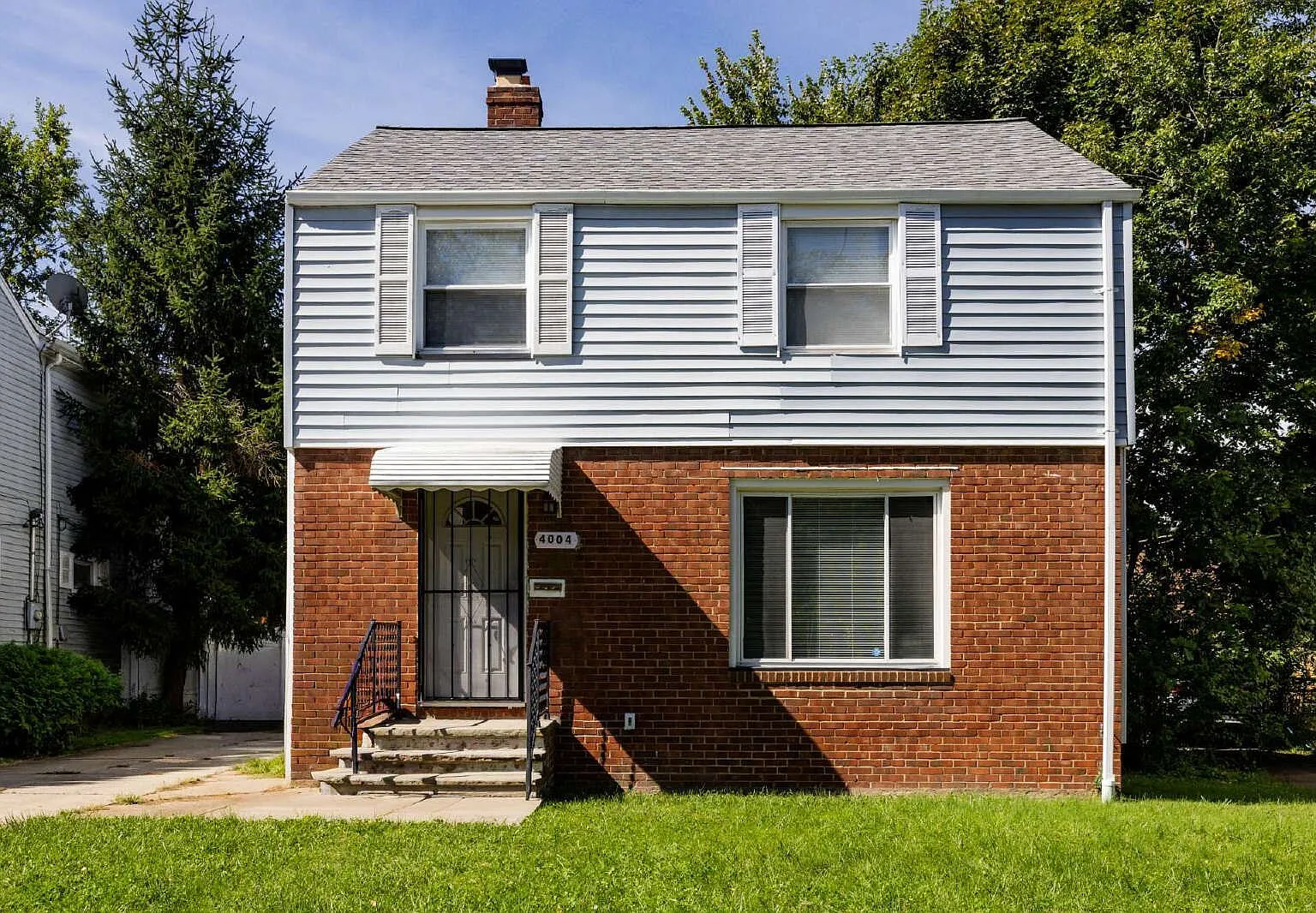 3 bed, 1.0 bath, 1200 sqft, $1,450 — Photo 1