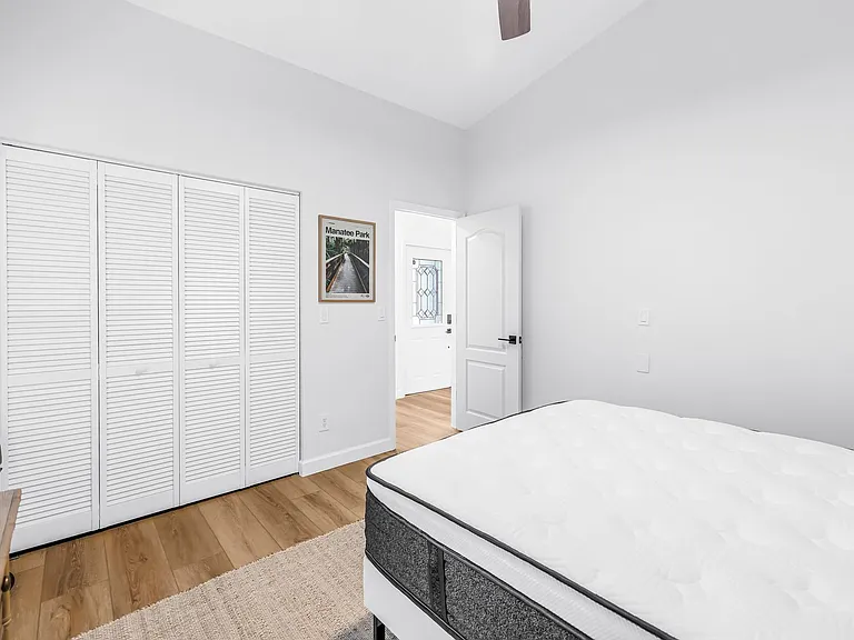 956 San Carlos Ct NE — Photo 40