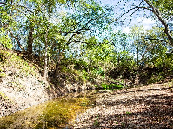 3rd image of 950 County Road 392