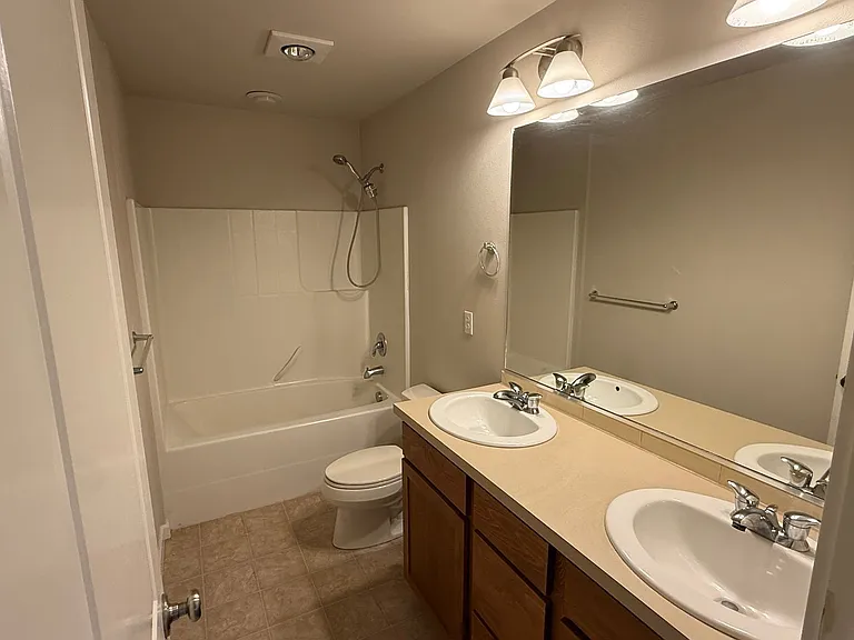 6446 N Descartes Dr — Photo 10