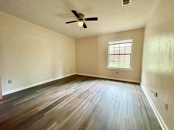 4th image of 2311 Hartsfield Way #58