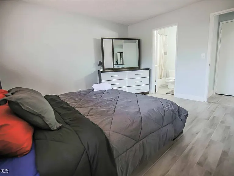7399 Topeka Dr — Photo 13